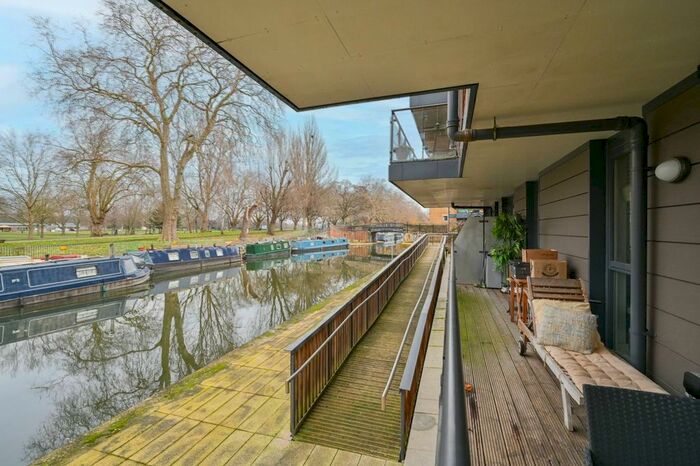 2 Bedroom Flat To Rent In Citrine Apartments, New Gun Wharf, Bow, London, E3