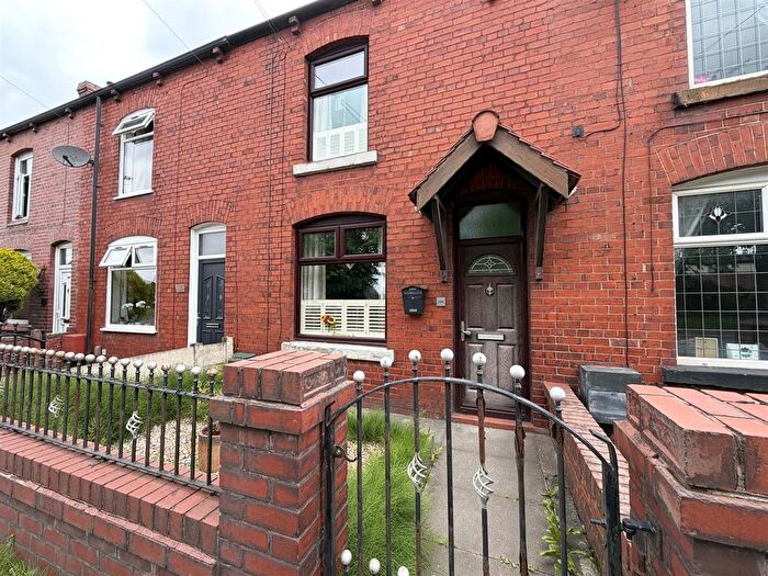 2 Bedroom Terraced House For Sale In Wigan Road, Westhoughton, Bolton, BL5
