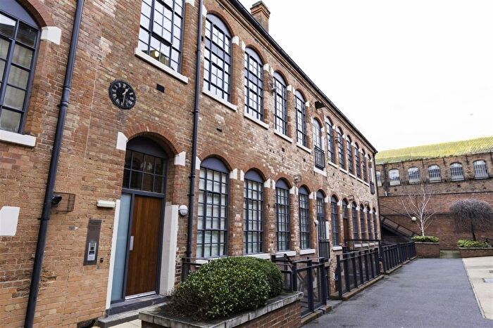 2 Bedroom Flat To Rent In Roden Street, Nottingham, NG3