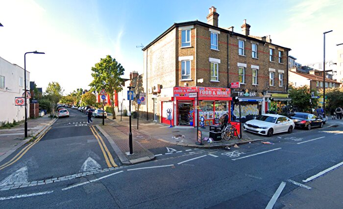 1 Bedroom Flat To Rent In The Vale, London, W3