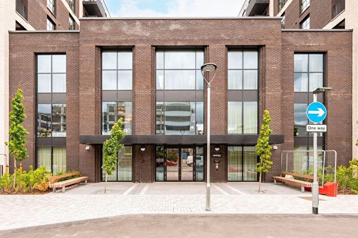 Maisonette To Rent In Marble House, Hayes And Harlington, Hayes, UB3
