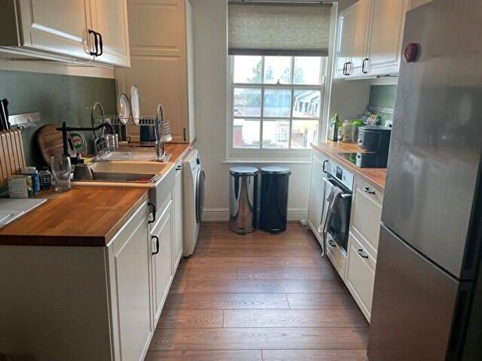 1 Bedroom Flat To Rent In Roman Road, Bow, E3