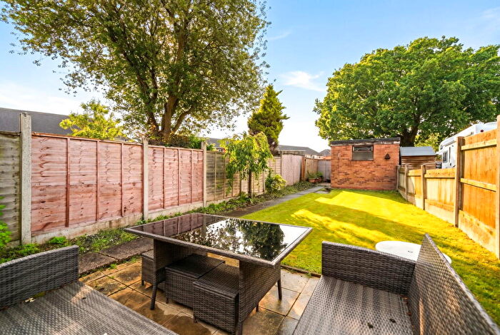 3 Bedroom End Of Terrace House For Sale In Clinton Road, Shirley, B90