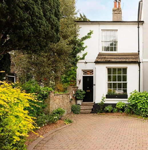 3 Bedroom Terraced House For Sale In North Road, Hertford, SG14
