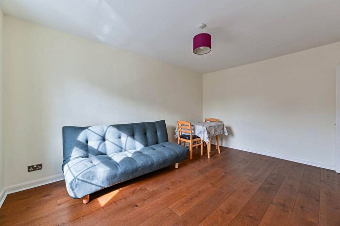 1 Bedroom Flat To Rent In Camden High Street, Camden, London, NW1