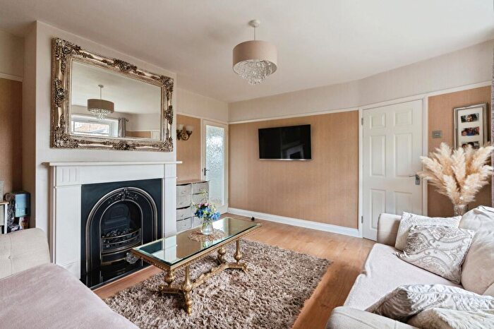 3 Bedroom End Of Terrace House For Sale In Birkbeck Road, Hutton, CM13