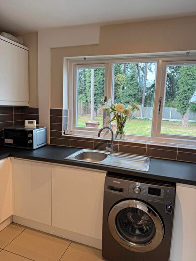 4 Bedroom Detached House To Rent In Middleton Boulevard: Bedroom Student (Jubilee), NG8