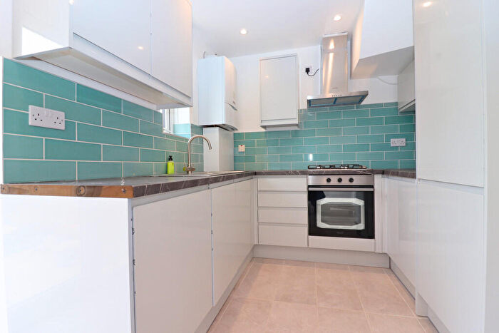 3 Bedroom Terraced House To Rent In Knollmead, Surbiton, KT5