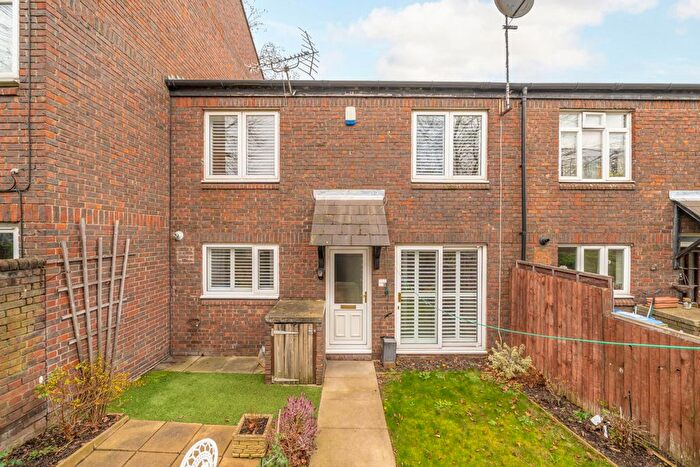 2 Bedroom Terraced House For Sale In Hickin Close, Charlton, SE7