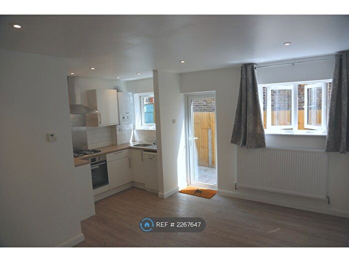 1 Bedroom Bungalow To Rent In Russell Road, London, SW19