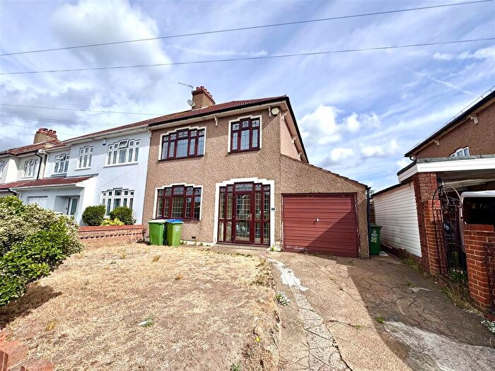3 Bedroom Semi Detached House For Sale In Long Lane, Bexleyheath, DA7