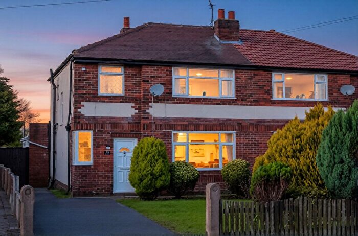 3 Bedroom Semi Detached House For Sale In Canberra Road, Leyland, PR25