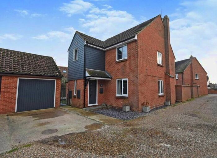 4 Bedroom Detached House For Sale In Collingwood Rd, South Woodham Ferrers, CM3