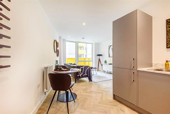1 Bedroom Flat To Rent In Machine Works House, Pressing Lane, Hayes, UB3