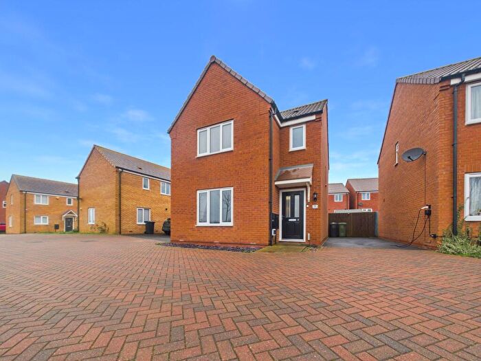 3 Bedroom Detached House For Sale In Icarus Way, Stanground South, PE2