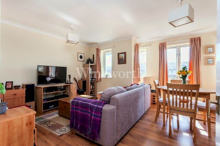 2 Bedroom Apartment To Rent In Myddleton Avenue, London, N4