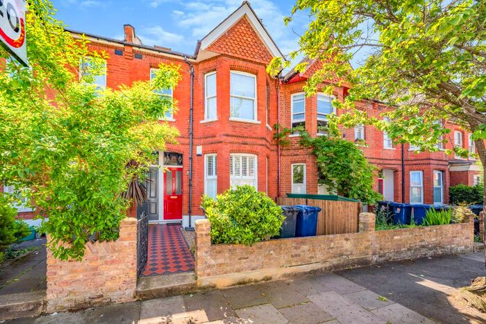 2 Bedroom Flat To Rent In Murray Road, London, W5