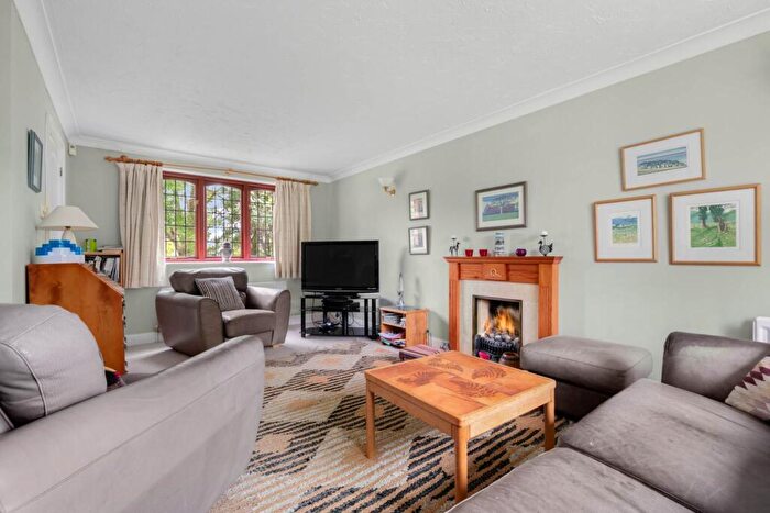 4 Bedroom Detached House For Sale In Stevenson Drive, Bracknell, RG42