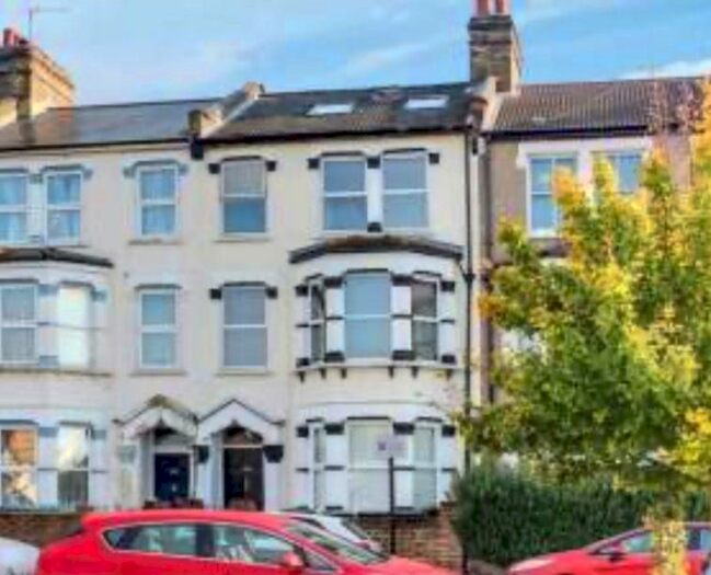 2 Bedroom Maisonette To Rent In White Hart Lane, London, N17