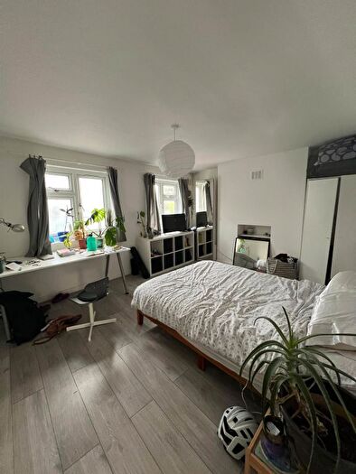 2 Bedroom Flat To Rent In Balls Pond Road, London, N1