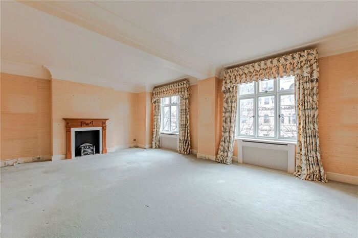 3 Bedroom Flat For Sale In Chesterfield Gardens, London, W1J