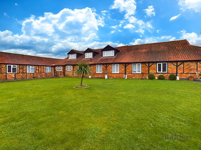 3 Bedroom Bungalow To Rent In Chertsey, KT16