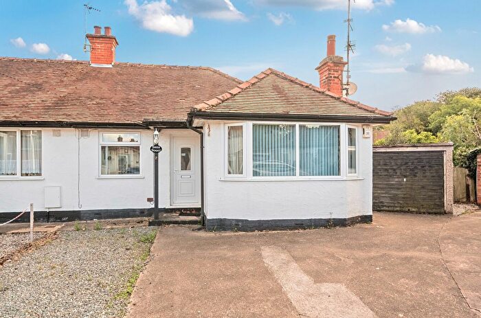 3 Bedroom Bungalow For Sale In Oak Avenue, Willerby, Hull, East Riding Of Yorkshi, HU10