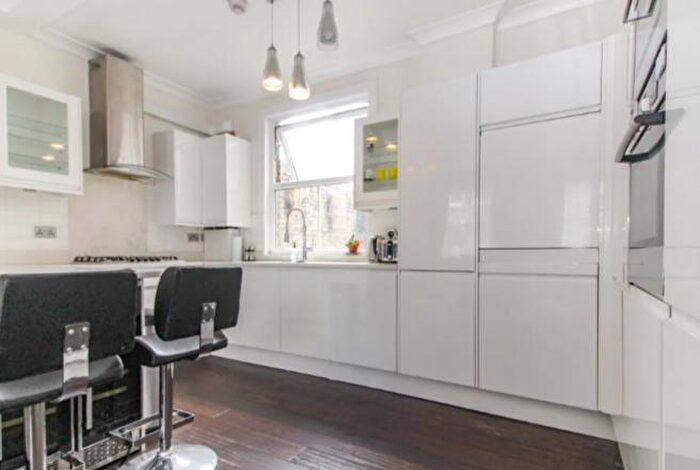 2 Bedroom Apartment To Rent In High Street Stratford, Broadway, Stratford, London, E15