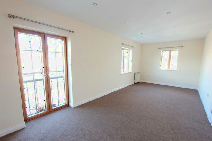 2 Bedroom Apartment To Rent In Weavers Court, Hinckley, LE10