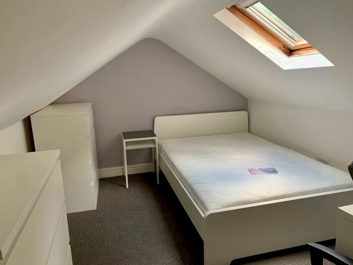 4 Bedroom End Of Terrace House To Rent In Caellepa, Bangor, Gwynedd, LL57