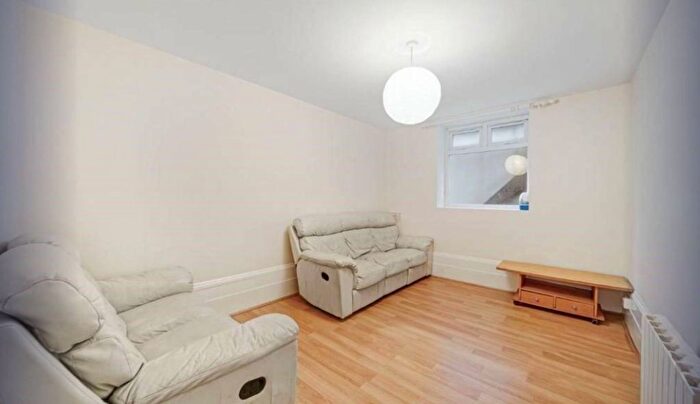 4 Bedroom Flat To Rent In Tyrwhitt Road, Brockley, London, SE4