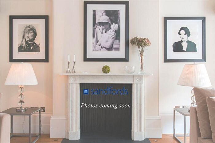 3 Bedroom Flat To Rent In Hall Road, St Johns Wood, London, NW8