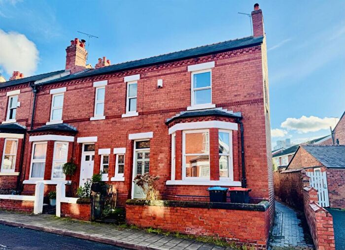 3 Bedroom End Of Terrace House For Sale In Moss Bank, Chester, CH1