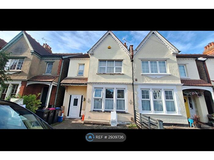 4 Bedroom End Of Terrace House To Rent In Carisbrooke Road, Westcliff-On-Sea, SS0