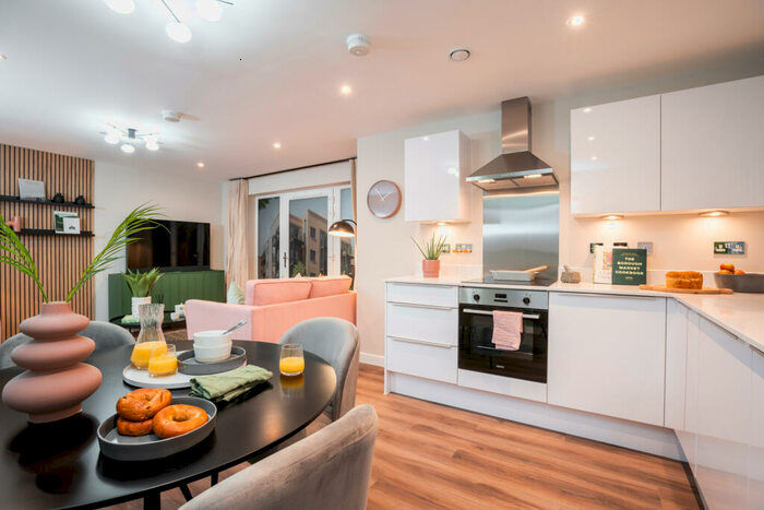 2 Bedroom Apartment For Sale In The Andesine, Clivemont Road, Maidenhead, SL6