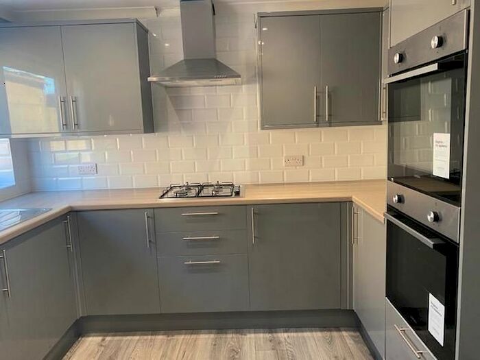 3 Bedroom Semi-Detached House To Rent In Rose Avenue, Wigan, WN6