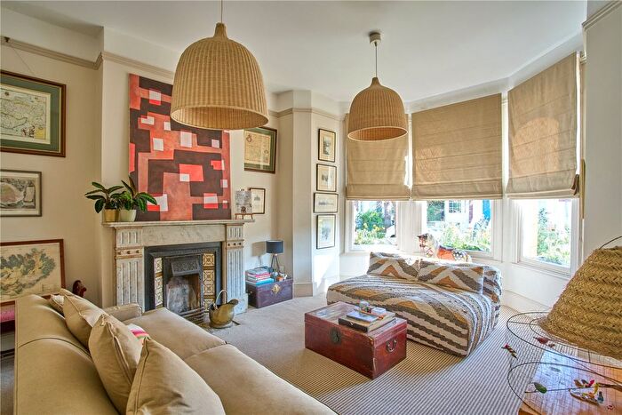 6 Bedroom Terraced House For Sale In Parkholme Road, Hackney, London, E8
