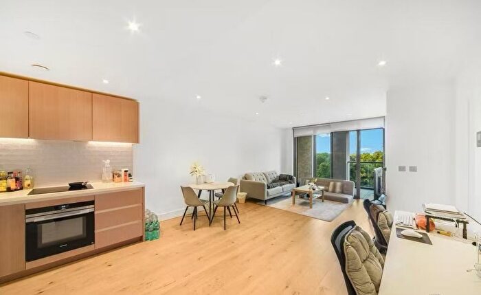 1 Bedroom Flat For Sale In Radley House, Battersea Park, SW11