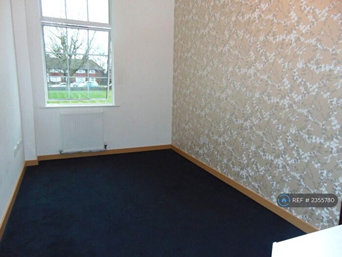 2 Bedroom Flat To Rent In Academy Court, Dagenham, RM8