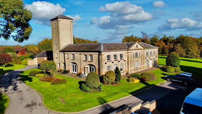 2 Bedroom Apartment For Sale In The Stables, Raywell, Cottingham, HU16