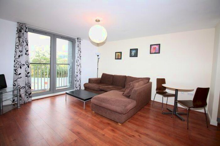 2 Bedroom Flat To Rent In Cameronian Square, Gateshead, NE8