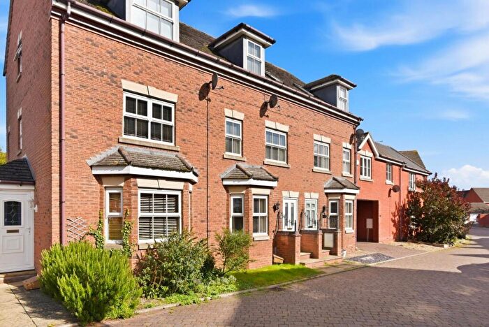 3 Bedroom Town House For Sale In Lingfield Crescent, Stratford-upon-Avon, CV37