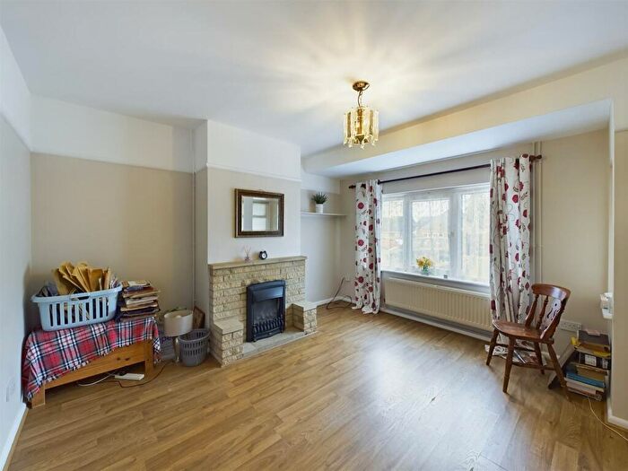 2 Bedroom Bungalow For Sale In Horsebrook Park, Calne, SN11