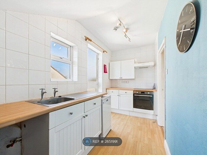 2 Bedroom Flat To Rent In Midland Road, Gloucester, GL1