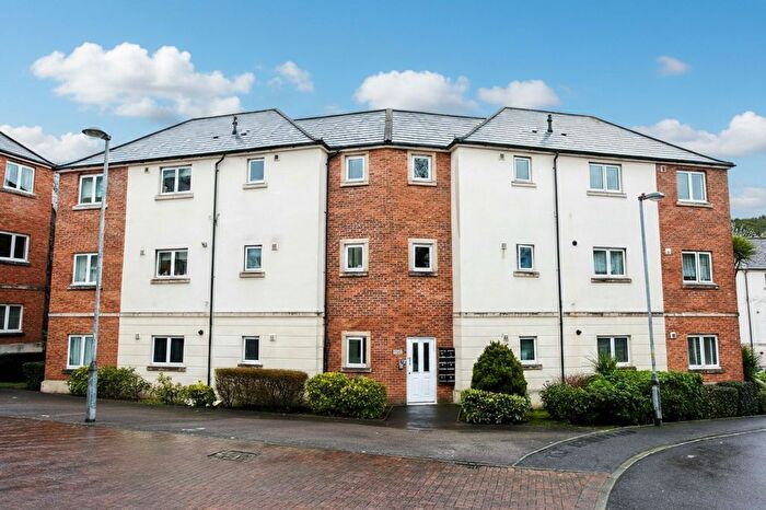 2 Bedroom Flat To Rent In Golden Mile View, Ty Trist House, NP20