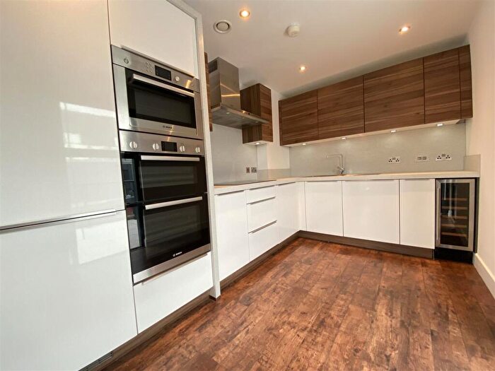 2 Bedroom Duplex To Rent In Paragon Mill, Cotton Street, Manchester, M4
