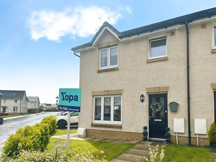 3 Bedroom Semi-Detached House For Sale In Balnagown Drive, Bishopton, PA7