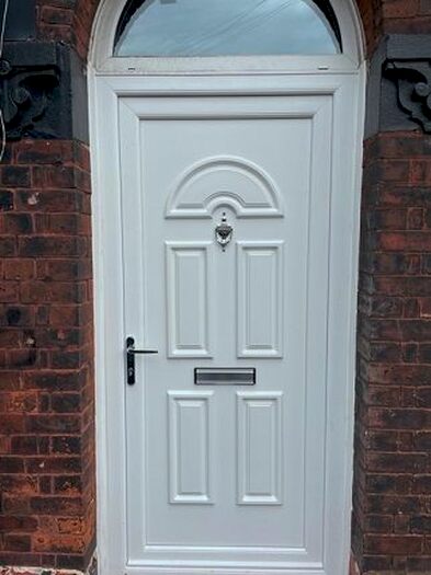 2 Bedroom Flat To Rent In Kings Road, Ashton Under Lyne, OL6