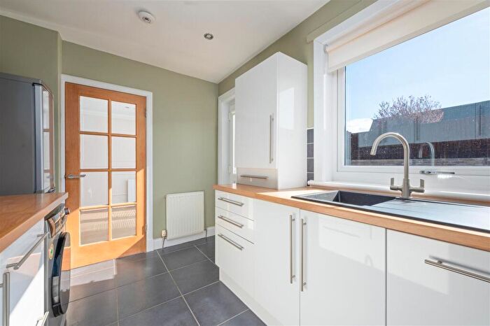 2 Bedroom Semi-Detached House For Sale In Evershed Drive, Dunfermline, KY11