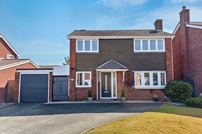 3 Bedroom Detached House For Sale In Burnham Rise, St Nicolas Park, Nuneaton, CV11